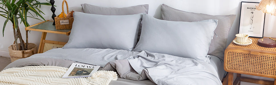 Aesthetic Solid Poly Cotton Comforter Set