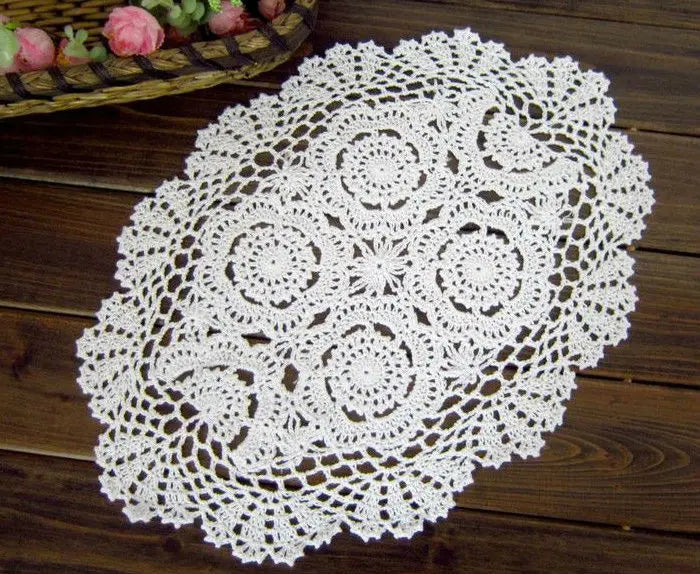 Vintage Crocheted Doilies Oval Table Mat