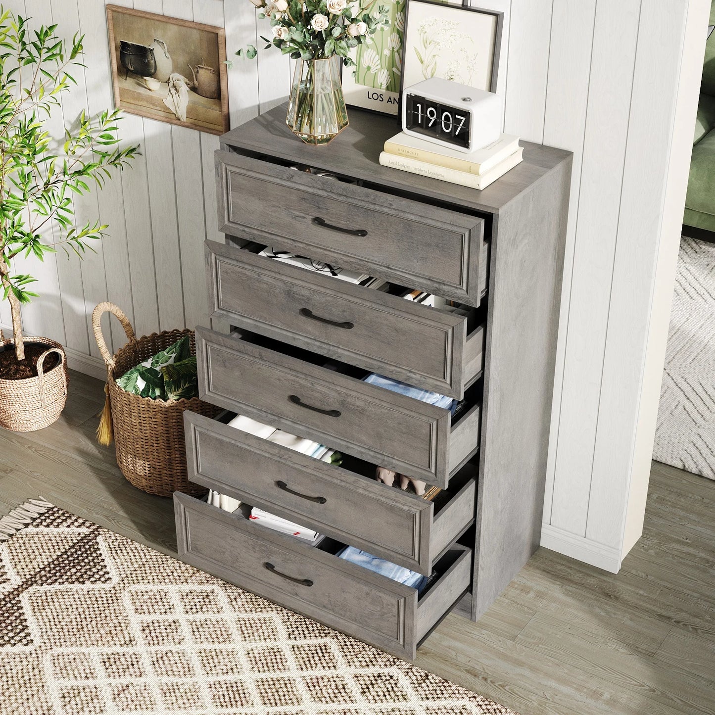 Wooden Chest Drawers with Metal Handles for the Bedroom