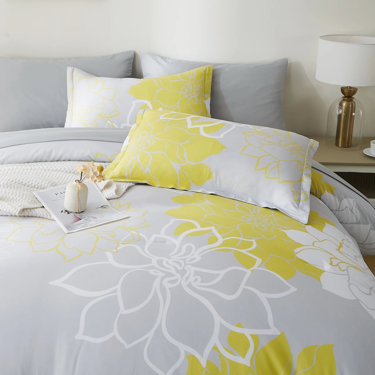 Reversible Botanical Flowers Comforter Set