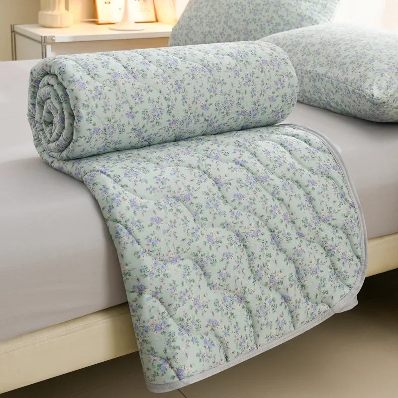 Summer Soft Comfortable Quilt