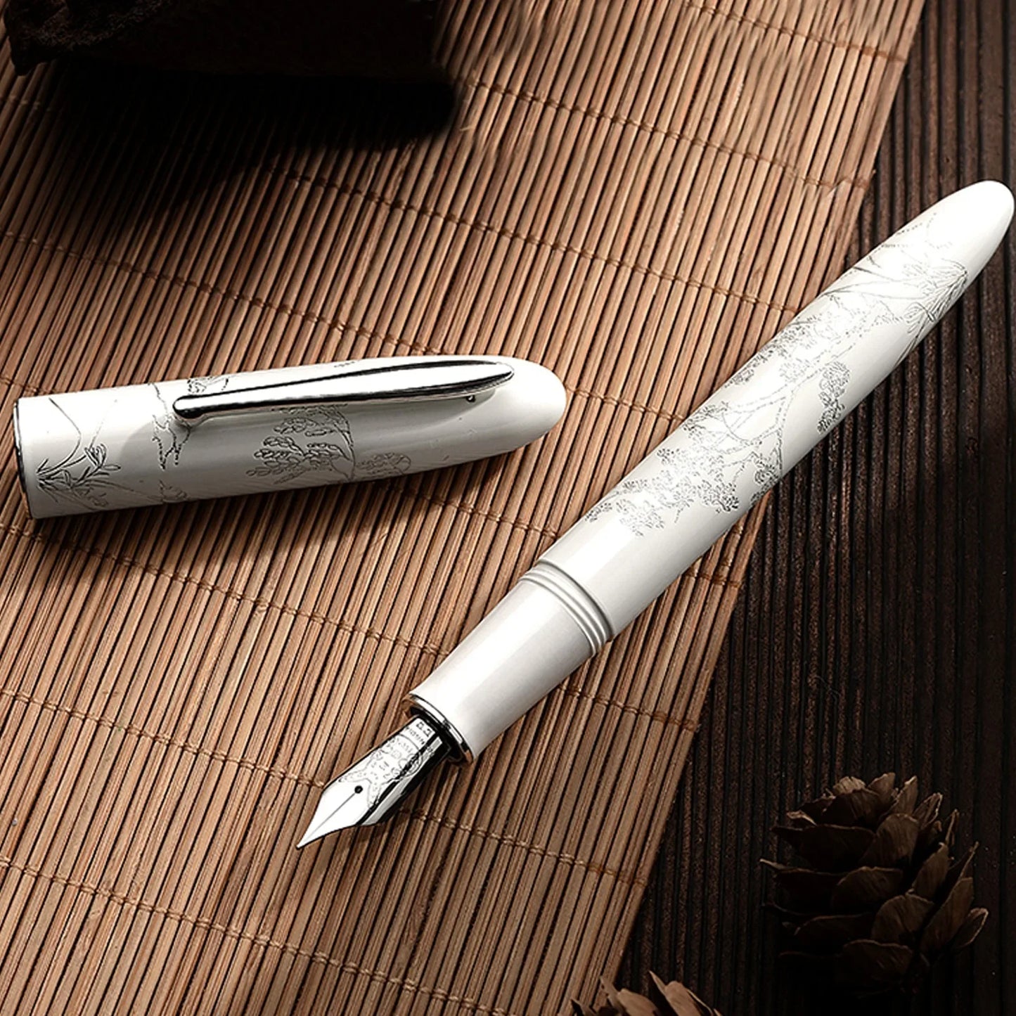 Fountain Pen Rabbit Year with Gold Carving