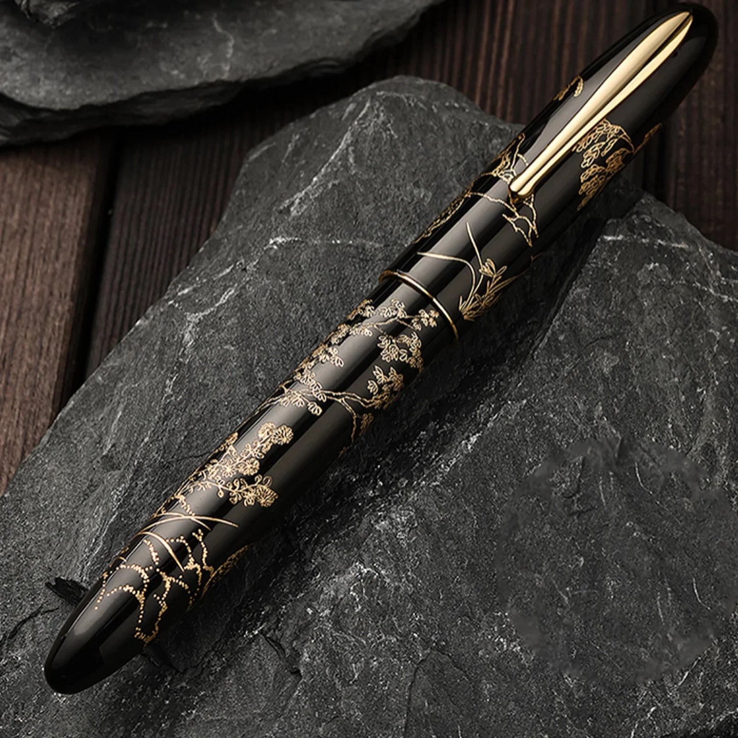 Fountain Pen Rabbit Year with Gold Carving