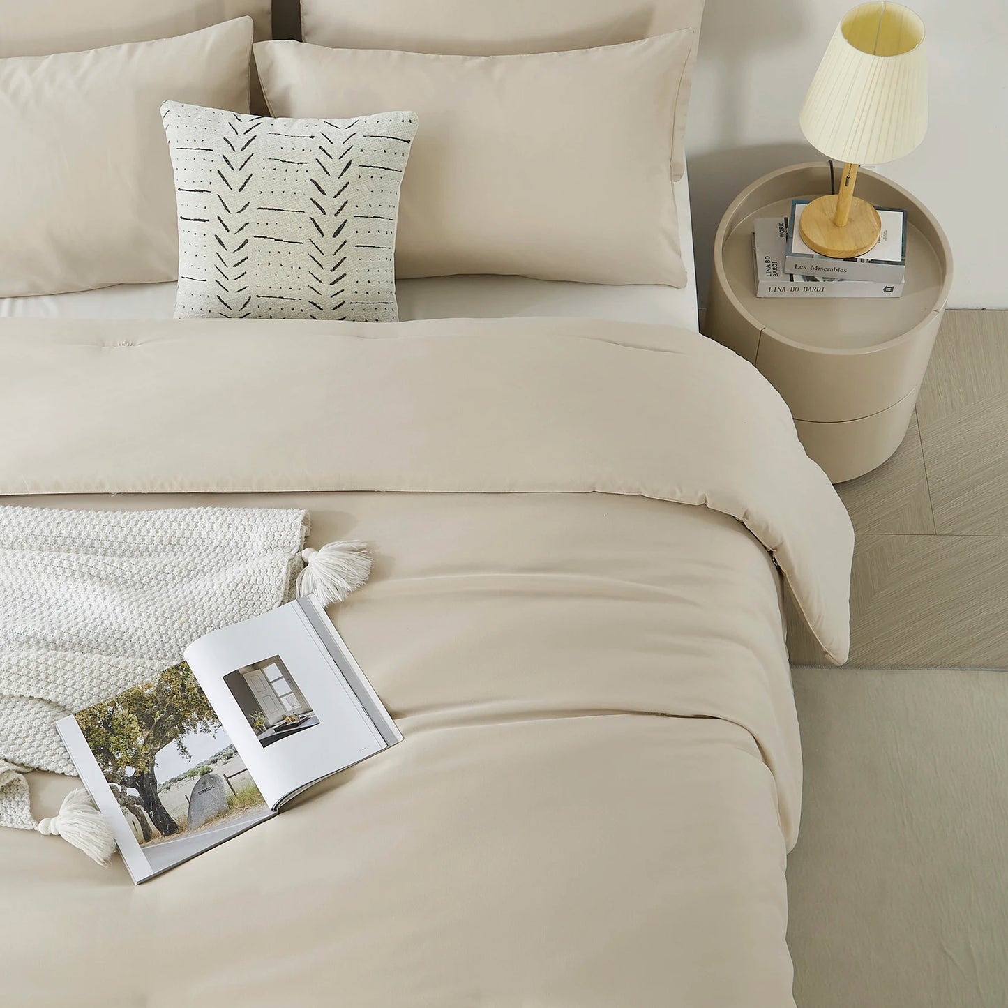 3PCS solid color comforter set, 1 comforter and 2 pillowcase for all seasons.