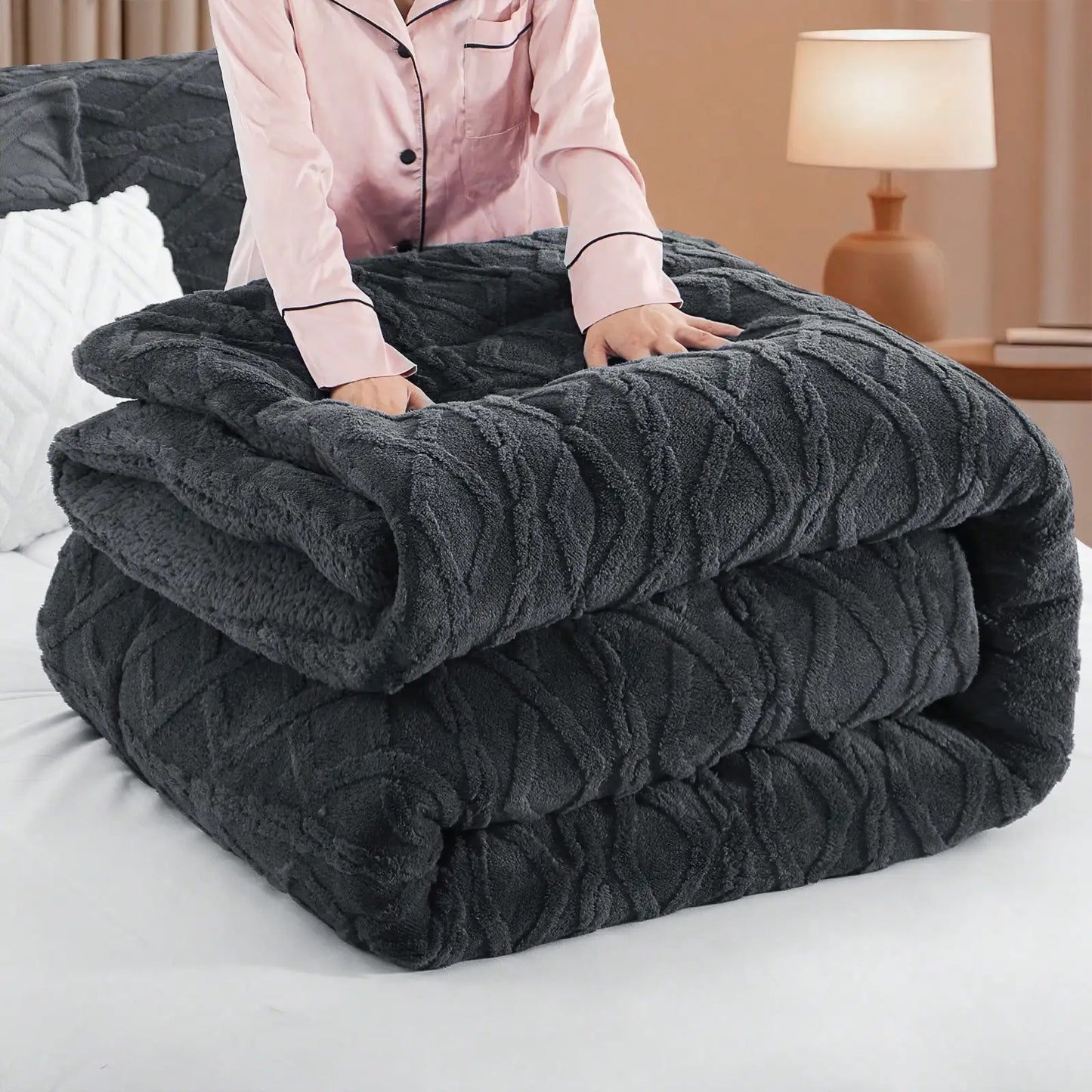 Breathable Winter Fluffy Plush Double Sided Velvet  Quilt