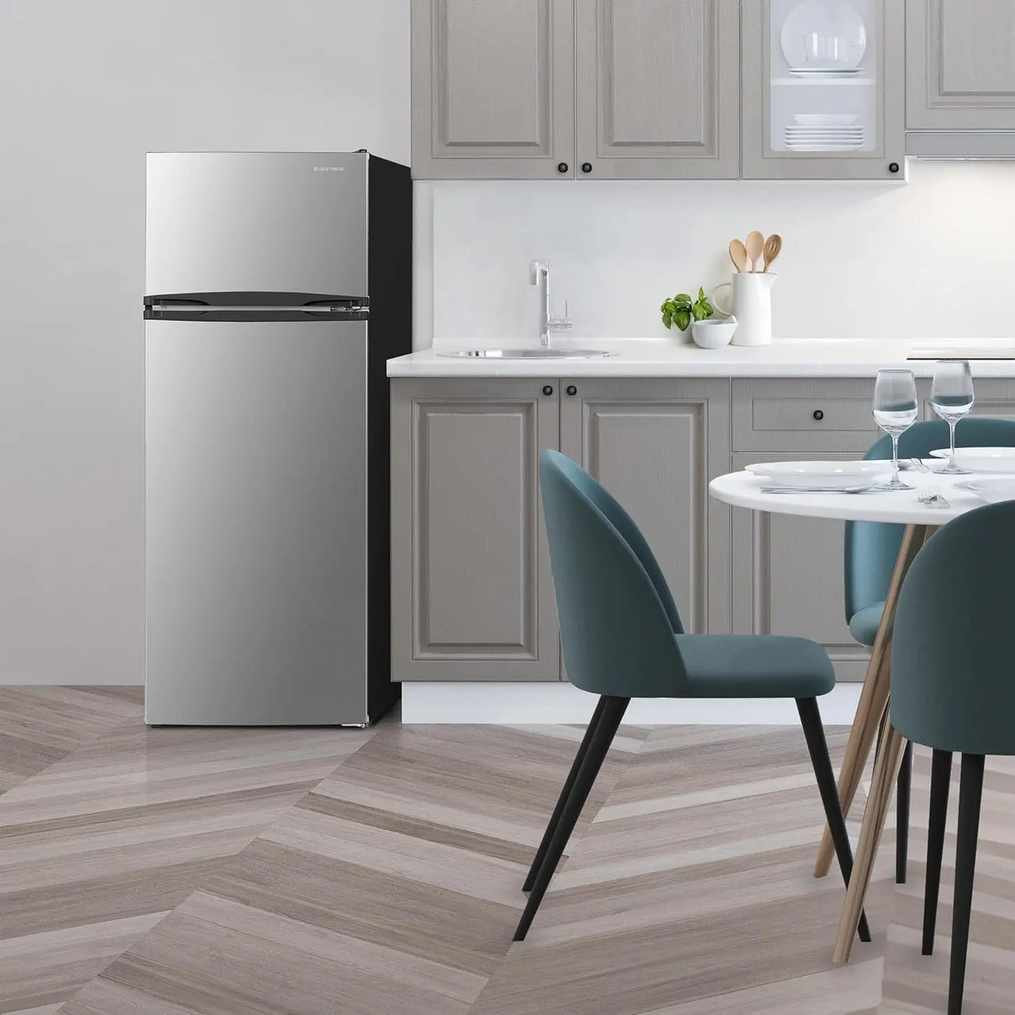 Freestanding Fridge with Reversible Doors