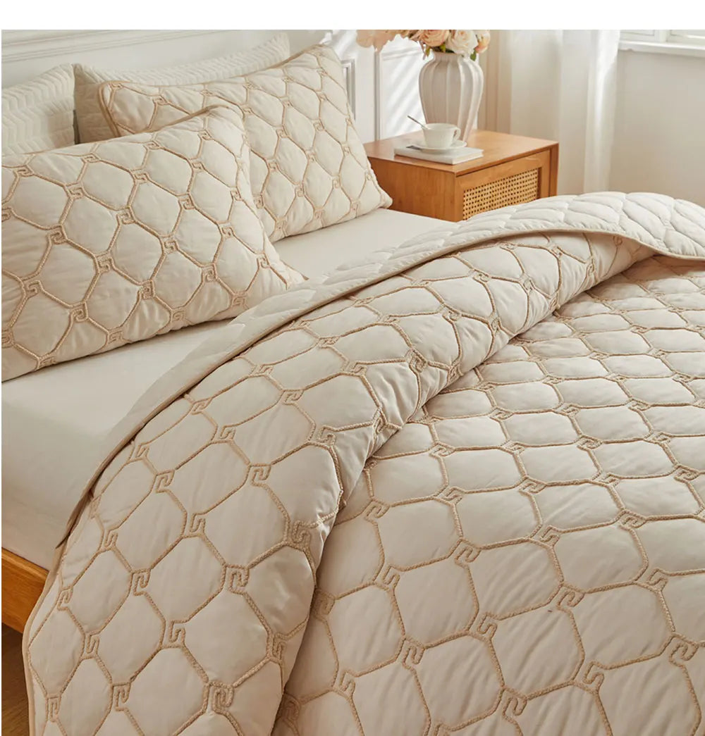 Summer Microfiber Quilted Bedspread Comforter