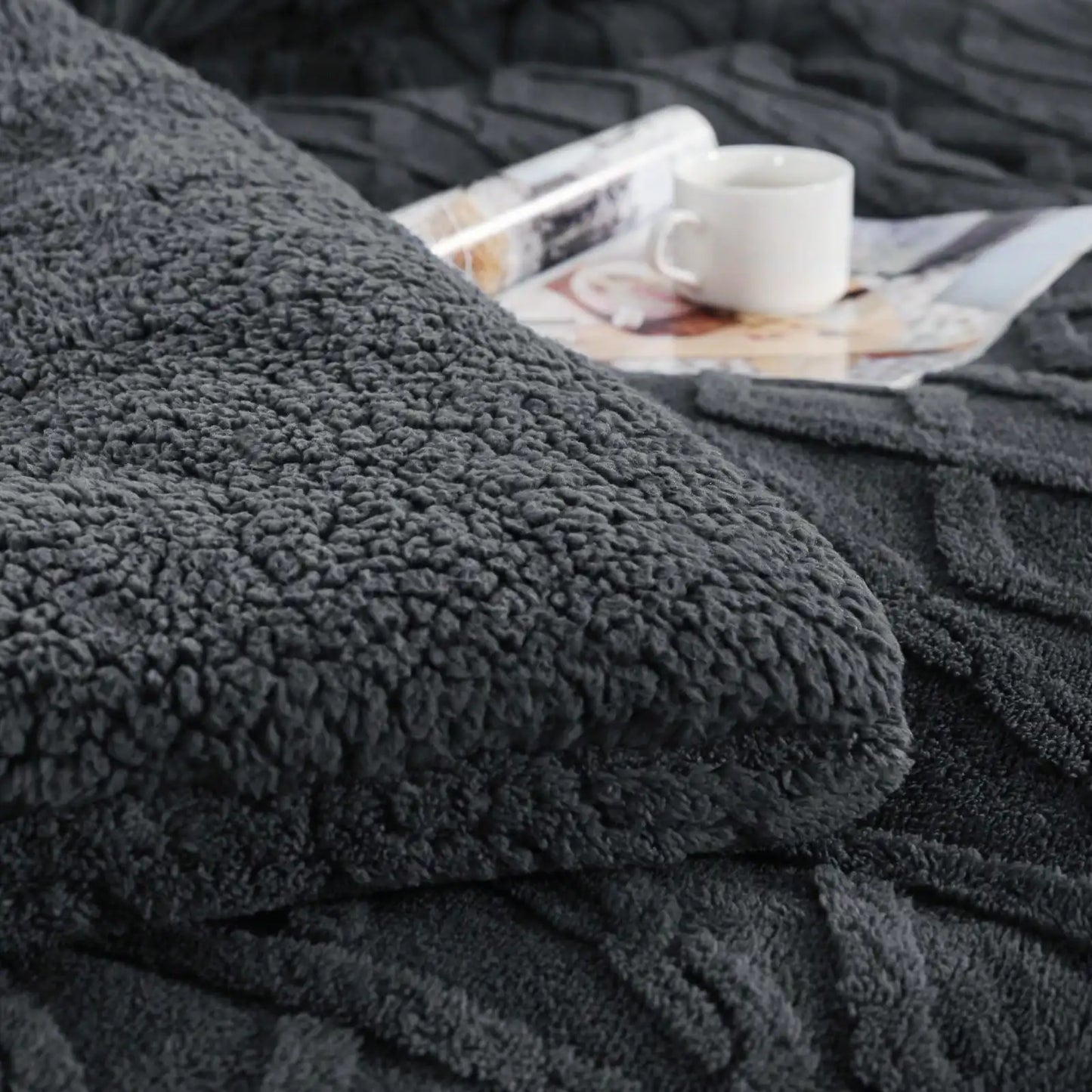 Breathable Winter Fluffy Plush Double Sided Velvet  Quilt