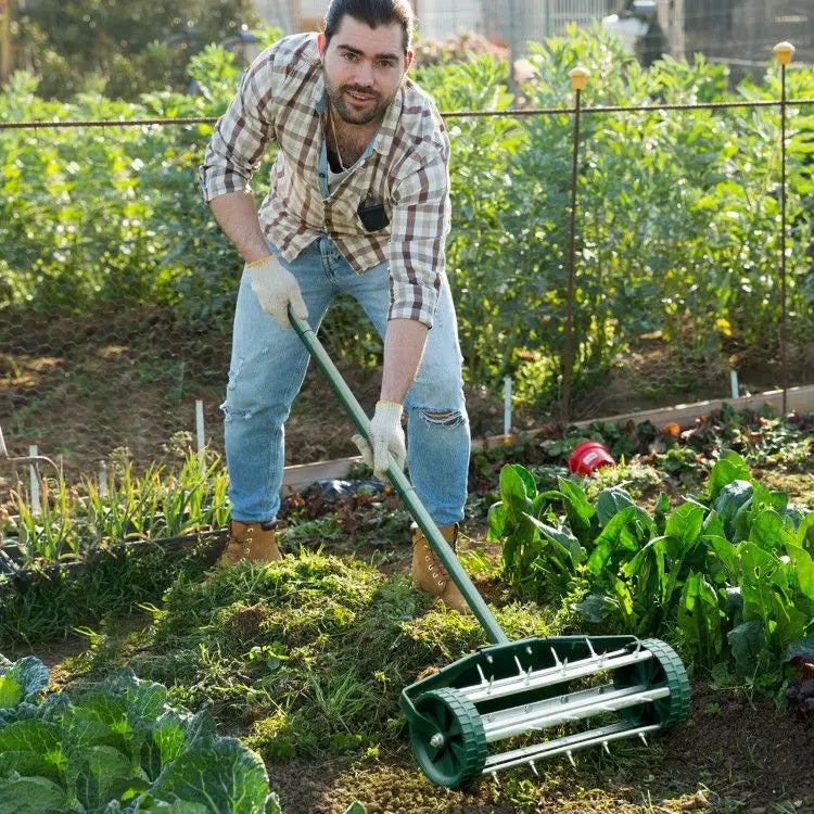 Manual Lawn Aerator with Splash-Proof Fender
